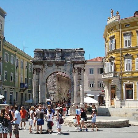 1 Bedroom Awesome Apartment In Pula Extérieur photo